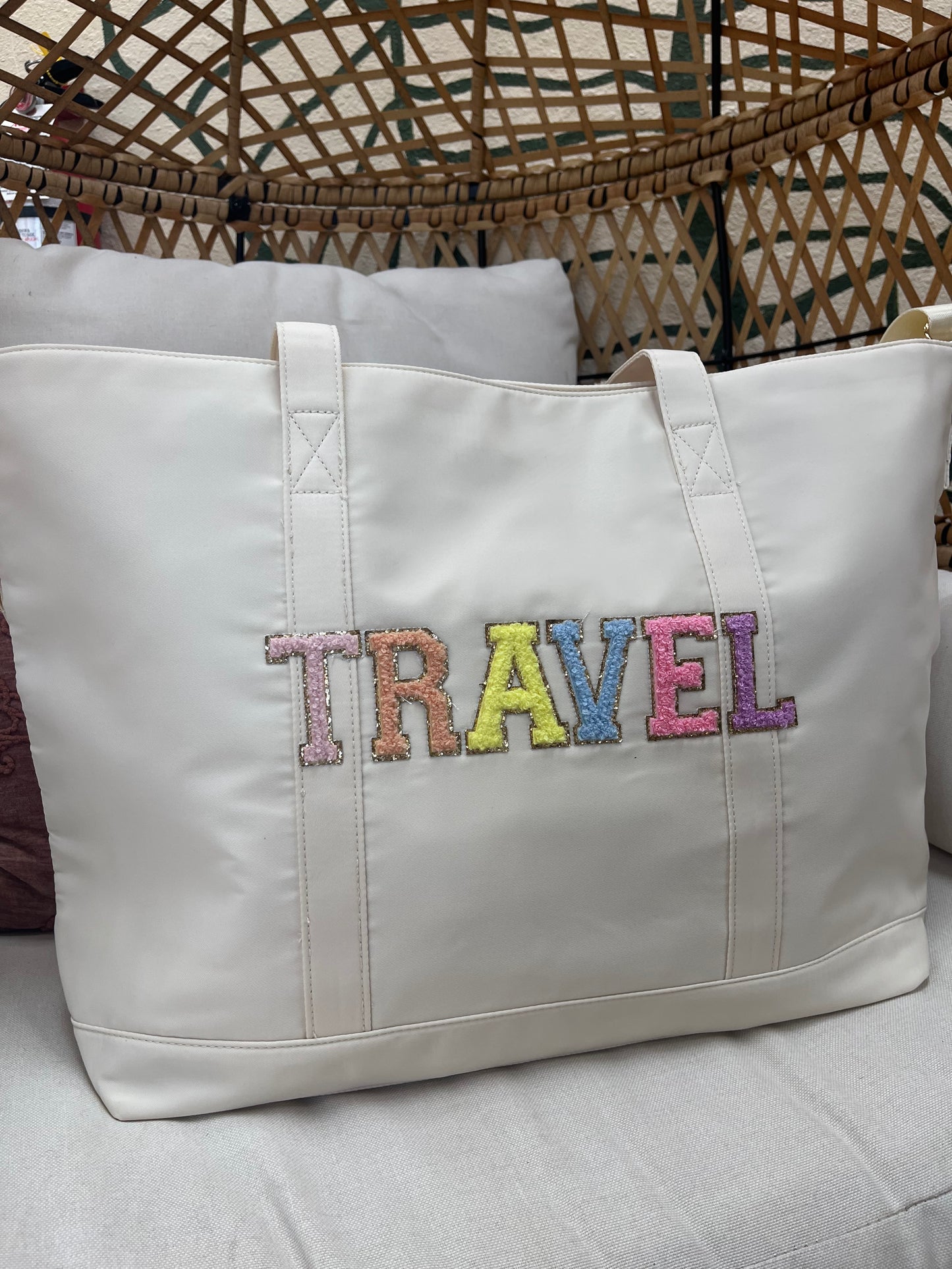 TRAVEL TOTE
