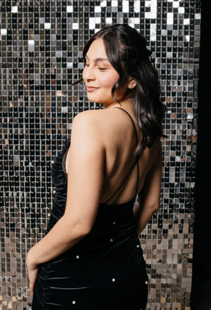 Holiday Pearls - Velvet Ruched Midi Dress