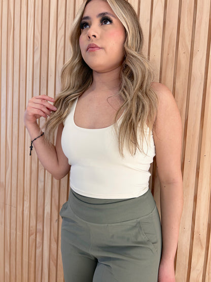 Aligned Movement Cropped Tank Top